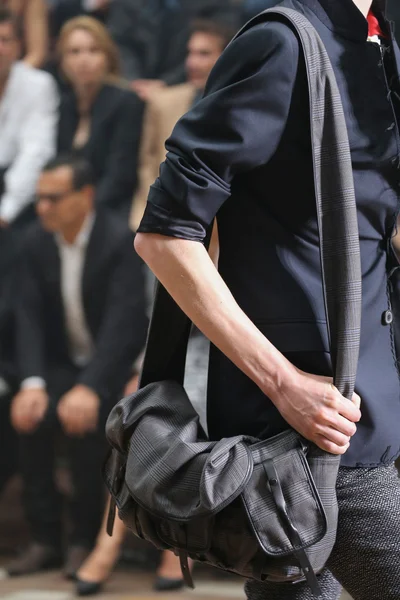 Look 17